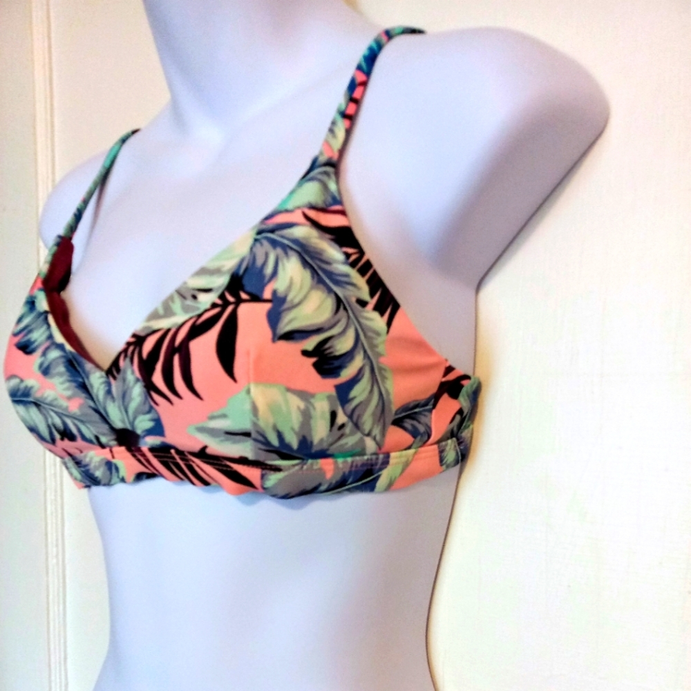 No Boundaries Coral Palm Print Bikini Top